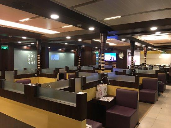 Vistara Lounge